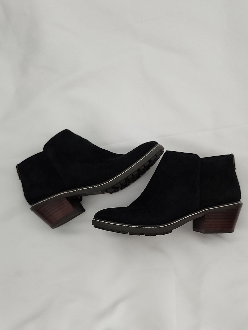 Sam Edelman Black Suede Women's Ankle Boots - Classic Side-Zip Chelsea Style - Picture 5 of 8